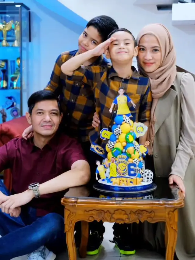 [Fimela] Perayaan ulang tahun anak Dude Harlino - Alyssa Soebandono