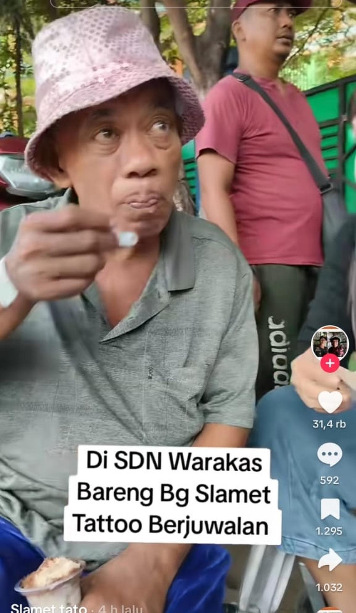 8 Potret Pak Tarno yang Kini Berjualan Mainan Sambil Pakai Kursi Roda di Depan Sekolah SD, Alami Stroke - Selalu Menangis Kala Ingat Awal Sakit