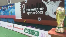 Butuh waktu tiga bulan bagi warga di Cluster Cemara Depok Maharaja untuk menghias lingkungan mereka menjadi seperti sekarang ini. Di samping untuk menyemarakkan ajang Piala Dunia 2022, para warga juga menaruh harapan hasil karya mereka dalam menghias lingkungan dengan nuansa Piala Dunia dapat berbuah manis dengan menjuarai Lomba Bucin Piala Dunia, Hias Kampungmu! yang diselenggrakan Emtek Group yang akan diumumkan pada pre-match partai final yang ditayangkan langsung SCTV dan IVM. (Istimewa)