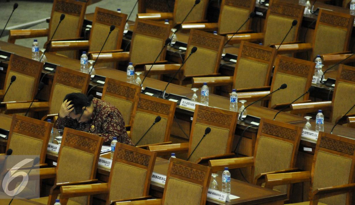 Suasana Rapat Paripurna ke-29 tahun sidang 2015-2016 DPR RI di Kompleks Parlemen, Senayan, Jakarta, Kamis (2/6/2016). (Liputan6.com/Johan Tallo)