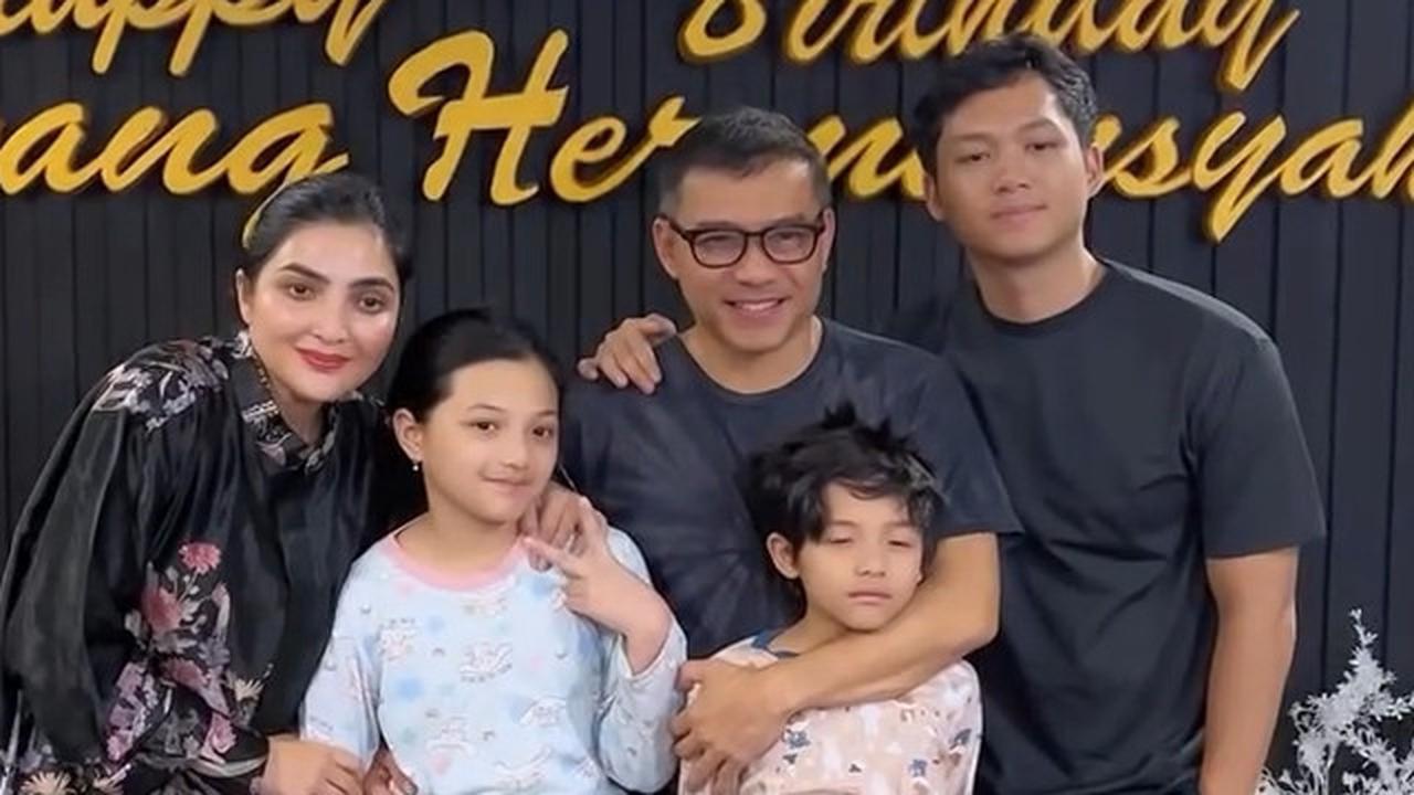 Kejutan Dimulai dari Sahur, 5 Potret Kemeriahan Surprise Ultah Anang dari Istri dan Anak