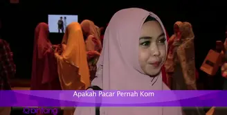 Ria Ricis hadir di acara Indonesian Fashion Week 2016 untuk mendukung kakaknya, Oki Setiana Dewi di acara itu. Ditanya soal komentar pacar soal fashion Ricis, ternyata dirinya belum memiliki pacar alias masih jomblo.