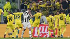 Juventus harus menelan pil pahit usai dipecundangi Villarreal pada laga leg kedua babak 16 besar Liga Champions yang digelar di Allianz Stadium, Kamis (17/3/2022). (AP/Antonio Calanni)