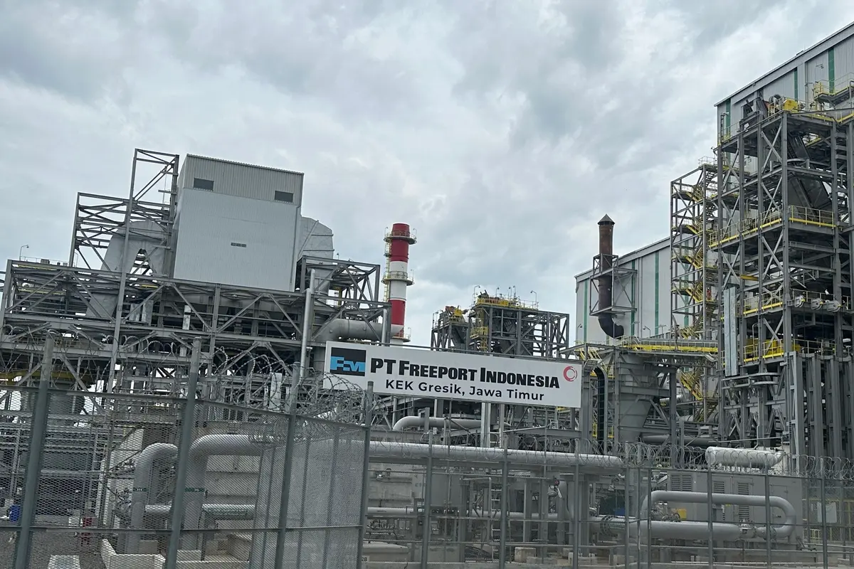 Pabrik pemurnian logam mulia atau emas PT Freeport Indonesia di Gresik, Jawa Timur.