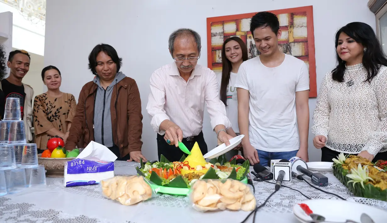 Andi Arsyil ditemui di lokasi syuting film Jodohku yang Mana (MOLULO 2) di kawasan Pejaten, Jakarta Selatan, Senin (9/4/2018). Dalam film tersebut, Andi tidak hanya sebagai aktor, tapi juga produser dan penulis skenario. (Daniel Kampua/Bintang.com)