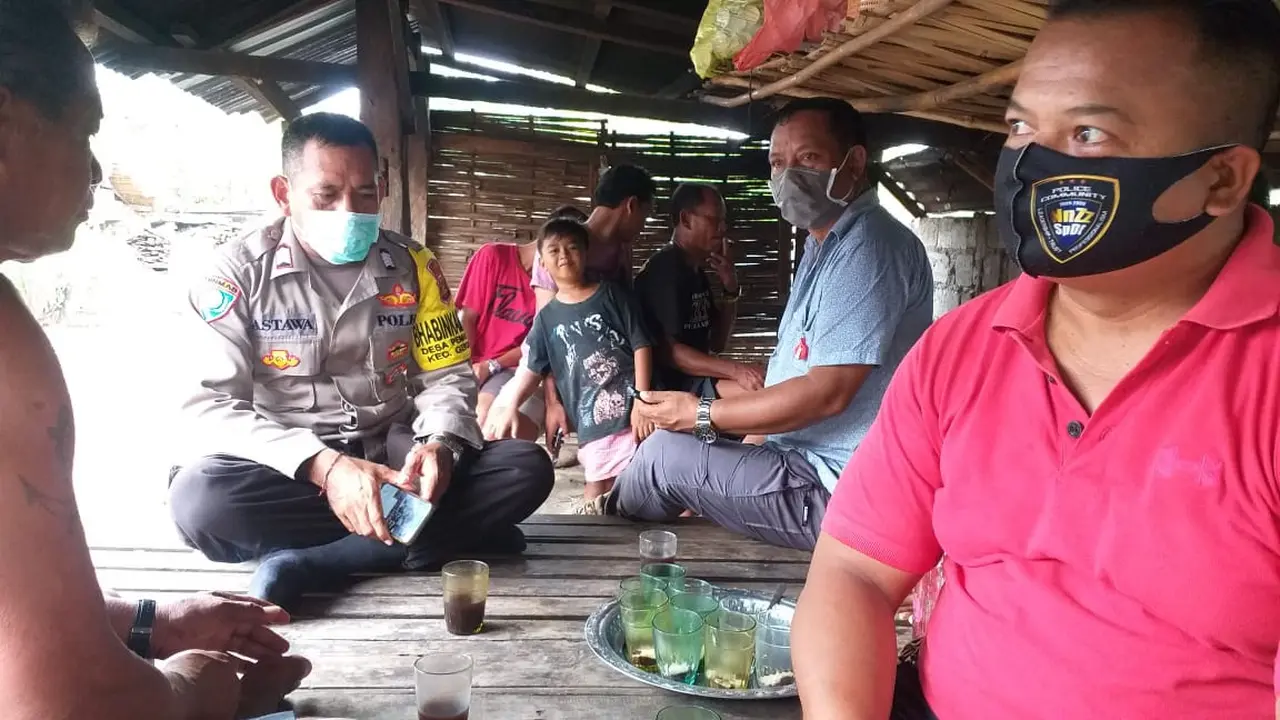 Saat Petugas Kepolisian datang ke Rumah Korban Keracunan Ikan Buntal