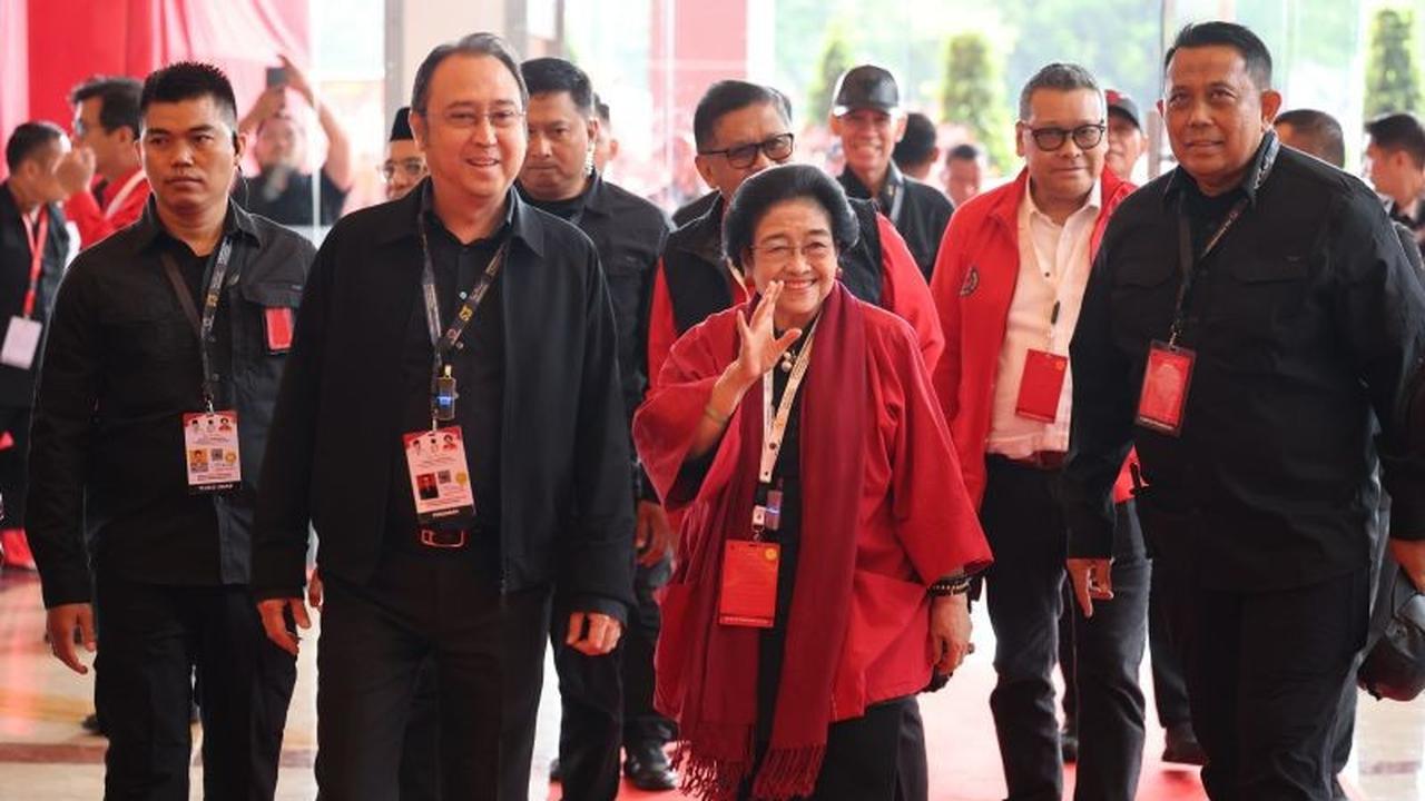 Megawati Disambut Prananda dan Hasto di Hari Kedua Rakernas PDIP, Fokus Sikap Politik Partai