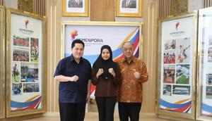 Menpora menerima atlet kickboxing Viona Amalia Adinda Putri