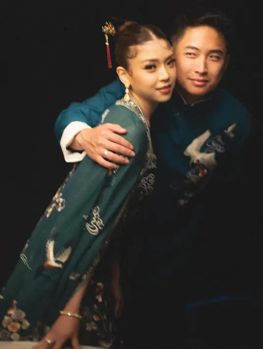 Clarissa Tanoesoedibjo dan Anthony Tjipto melanjutkan prosesi pernikahannya dengan upacara Tea Pai [@clarissatanoe]