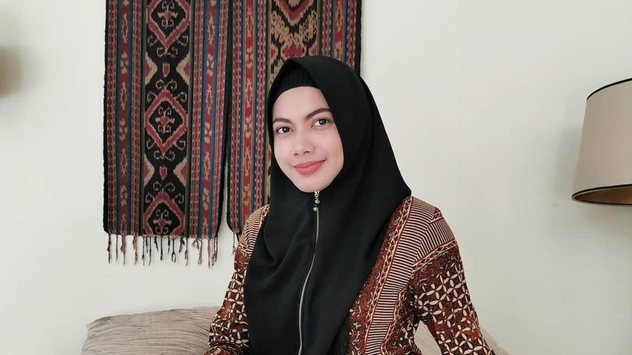 Selain berpraktik sebagai dokter di salah satu rumah sakit, Astrid Gayatri juga memiliki berbagai lini bisnis yang berfokus pada bidang fashion dan perawatan tubuh.<br>