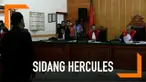 Hercules menjalani sidang vonis hari ini. Majelis hakim PN Jakarta Barat menjatuhi hukuman penjara 8 bulan dalam kasus penyerobotan lahan.