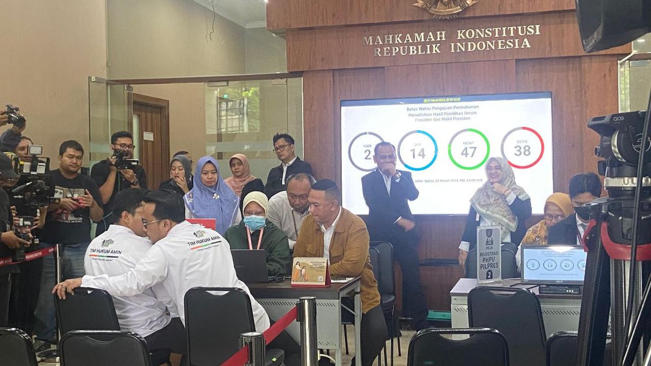 Kapten Timnas Anies-Muhaimin (AMIN) Syaugi Alaydrus memimpin langsung proses pendaftaran Perselisihan Hasil Pemilihan Umum (PHPU) untuk Pemilu Presiden 2024.<br>