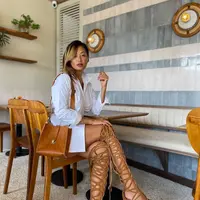 Indah Kalalo tampil gaya (Foto: Instagram/@indahkalalo)