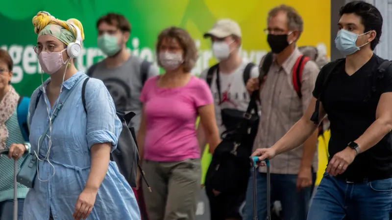 Penumpang Transportasi Umum di Jerman Ramai-Ramai Pakai Masker