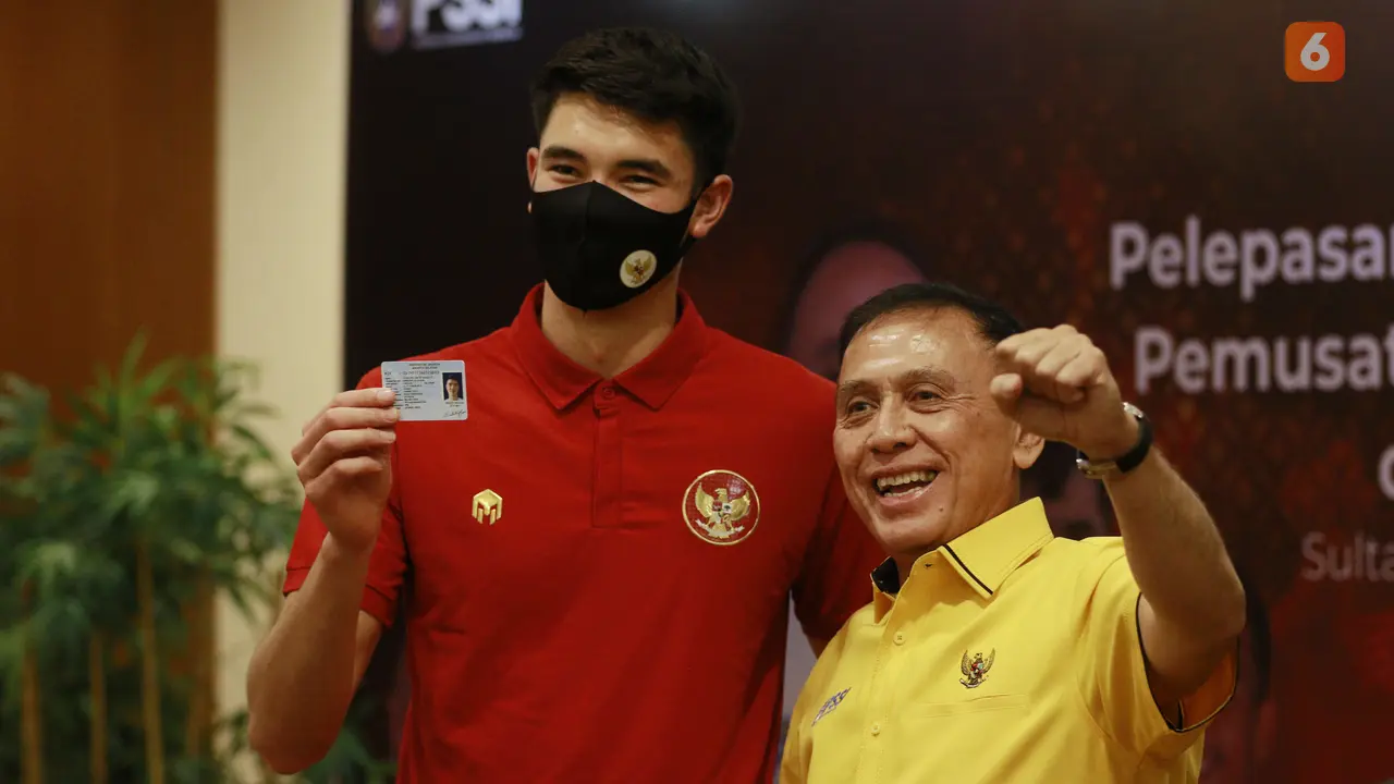Foto: Cerianya Elkan Baggott Pamer KTP di Acara Pelepasan Timnas Piala AFF 2020 Menuju Pemusatan Latihan di Turki