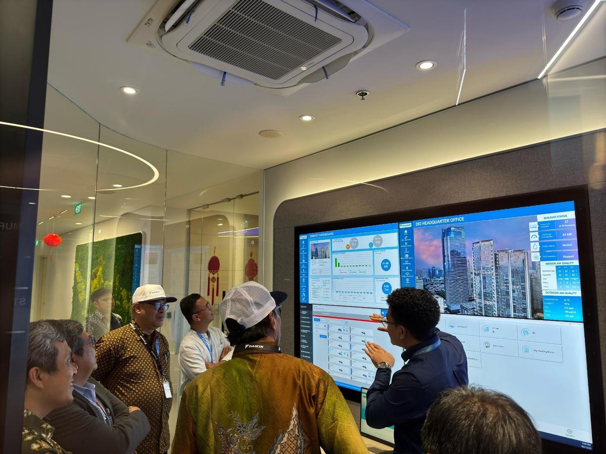 Kunjungan DKST ITB ke DAIKIN Indonesia