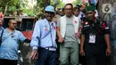 Calon Gubernur Jakarta nomor urut 1, Ridwan Kamil saat datang menemui warga di Pancoran, Jakarta, Rabu (30/10/2024). (Liputan6.com/Herman Zakharia)