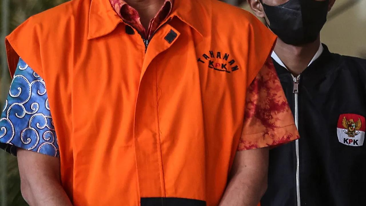 KPK hingga kini masih mengusut kasus dugaan gratifikasi dan TPPU Rafael Alun dengan memeriksa dan mencegah sejumlah orang ke luar negeri.