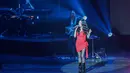 Tiffany Young berinteraksi dengan para penggemar saat tampil dalam konser Tiffany Young: Edge of Calm Tour di JIEXPO Theatre Kemayoran, Jakarta, Sabtu (19/9/2026) malam. Tiffany menyapa penonton sebelum melanjutkan penampilannya di atas panggung. (KLY/Budy Santoso)