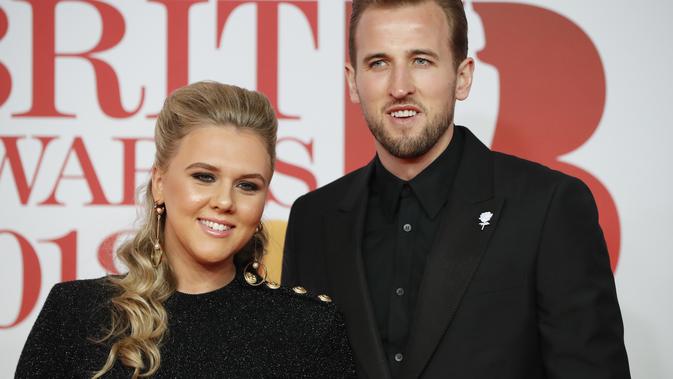 WAG's Timnas Inggris di Euro 2020-2021: Warna Warni ...