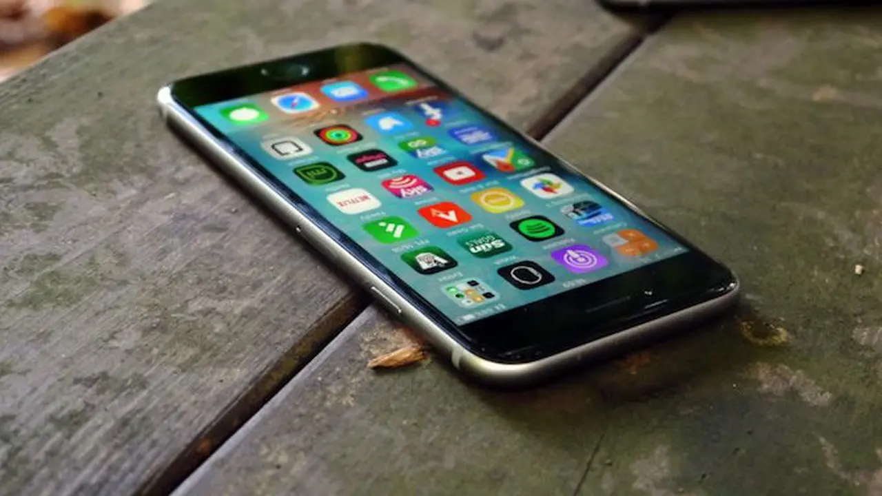 Samsung Siapkan 100 Juta Unit Layar OLED untuk iPhone Mulai 2017