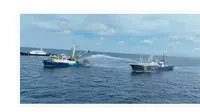 Kementerian Kelautan dan Perikanan (KKP) menangkap satu Kapal Ikan Asing (KIA) berbendera Filipina yang diduga melakukan penangkapan ikan secara ilegal (illegal fishing) di Wilayah Pengelolaan Perikanan Negara Republik Indonesia (WPPNRI) 717 Samudra Pasifik bagian utara Papua. Dok KKP