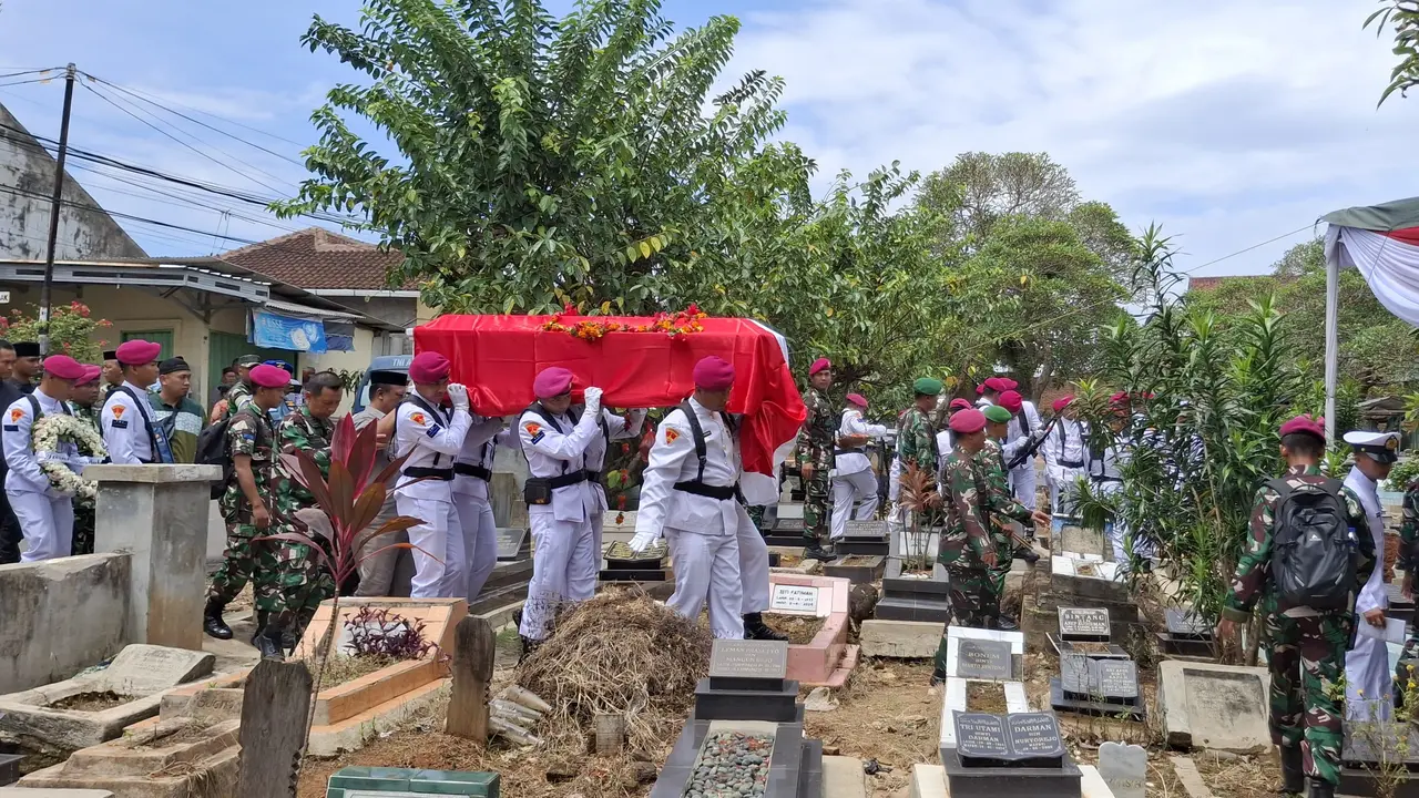 Pratu Marinir Febry Bramatio dimakamkan di Bandar Lampung.
