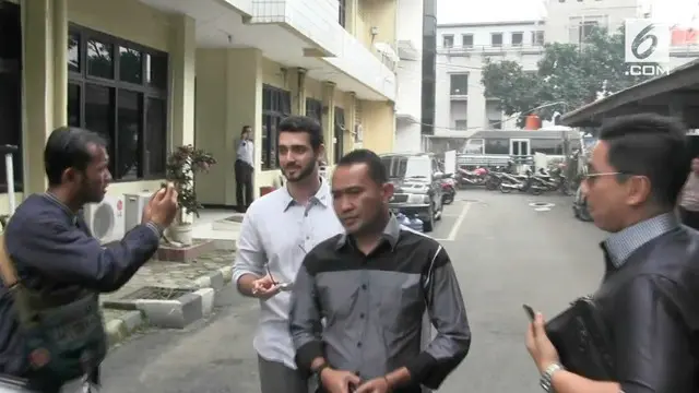 Polisi akan melimpahkan berkas dan barang bukti kasus Fahri Albar ke Kejaksaan Negeri Jakarta Selatan.