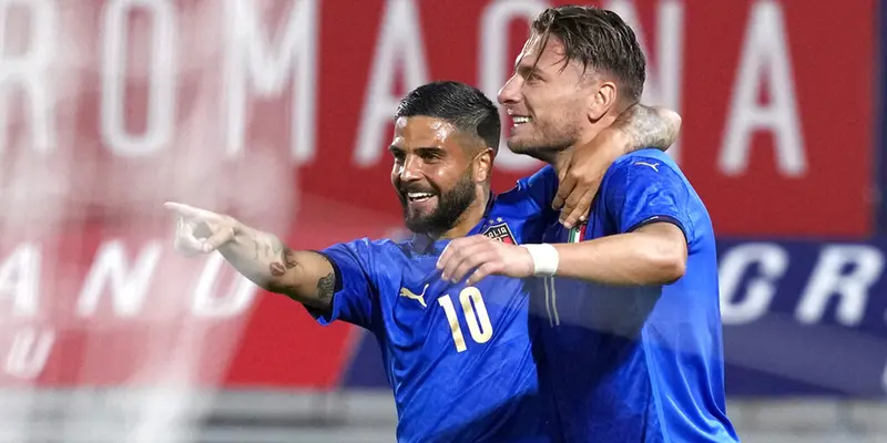 FOTO: Italia Bantai Republik Ceko 4-0