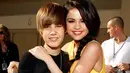 Tahun 2017 merupakan tahun yang paling menggembirakan bagi Selena Gomez. Setelah sembuh dari penyakit lupus dan gangguan mentalnya, Selena pun telah kembali bersama mantan kekasihnya, Justin Bieber. (AFP/Chris Polk)