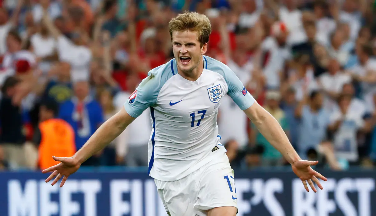 Pemain Inggris Eric Dier melakukan selebrasi usai membobol gawang Rusia di Stade Velodrome, Marseille, Prancis (12/6). Inggris dan Rusia bermain imbang 1-1 di laga perdana Grup B Euro 2016. (Reuters/Eddie Keogh)