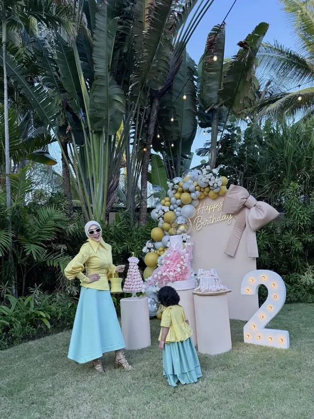Syahrini dan Baby R. (Instagram/@princessyahrini)