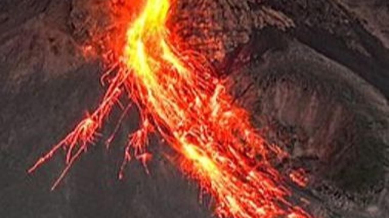 Gunung Merapi Semburkan 2 Kali Awan Panas Guguran Sejauh 2,4 Km Malam Ini