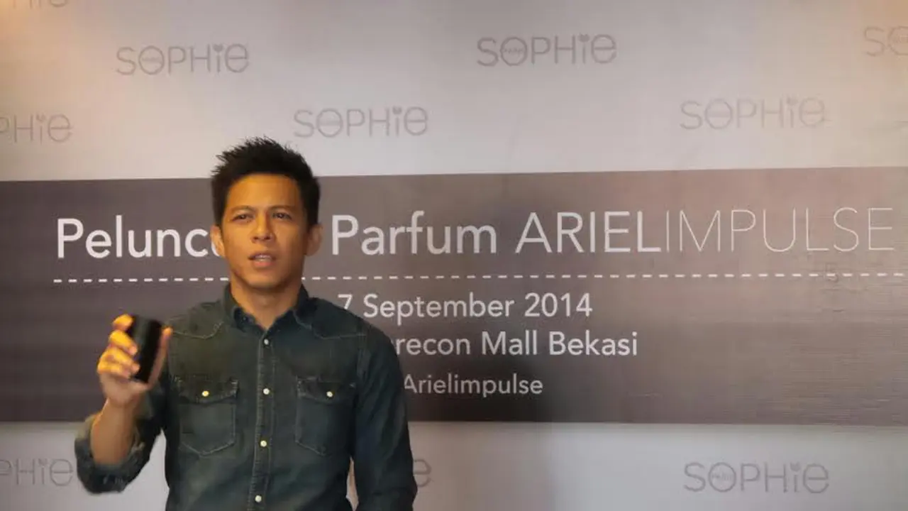 Ariel Noah Kembali Hitamkan Rambutnya