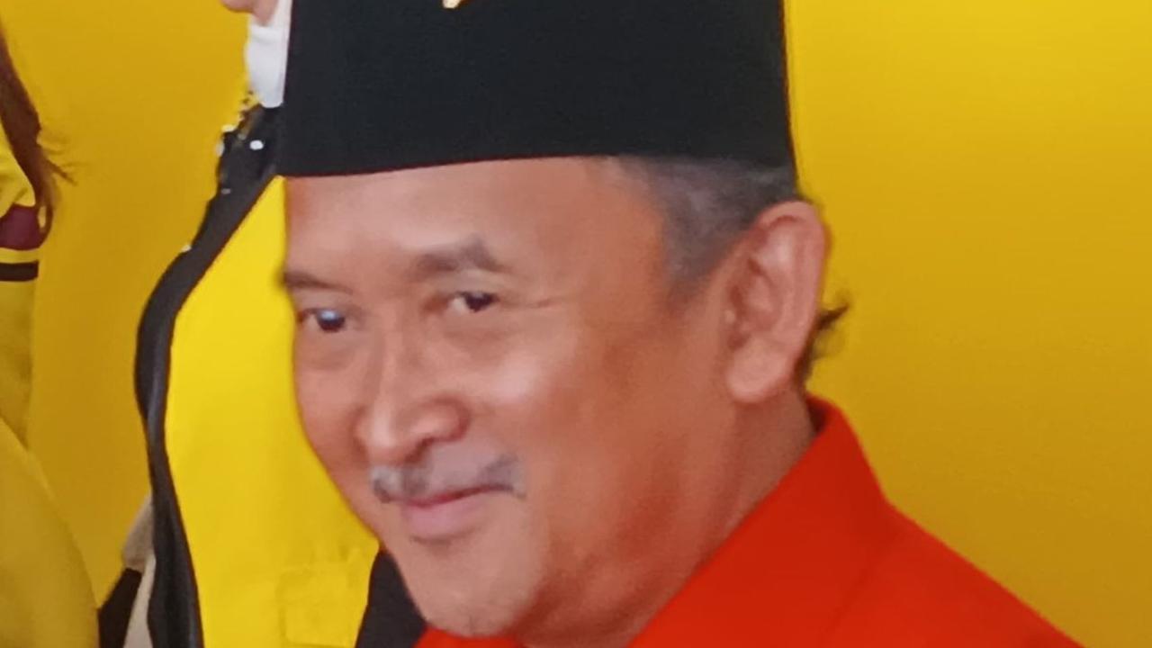 Sementara Ade Sumardi adalah seorang politisi yang juga memiliki pengalaman luas dalam bidang pemerintahan dan politik lokal. Foto: merdeka.com / Istimewa