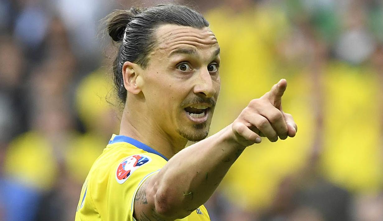 1. Zlatan Ibrahimovic, menurut Daily Mirror, Munchen siap bersaing dengan MU untuk mendapatkan bomber Swedia ini. Kedekatan dengan Carlo Ancelotti, pelatih baru The Bavarian dipercaya mempengaruhi pilihan sang bintang. (AFP/Jonathan Nackstrand)