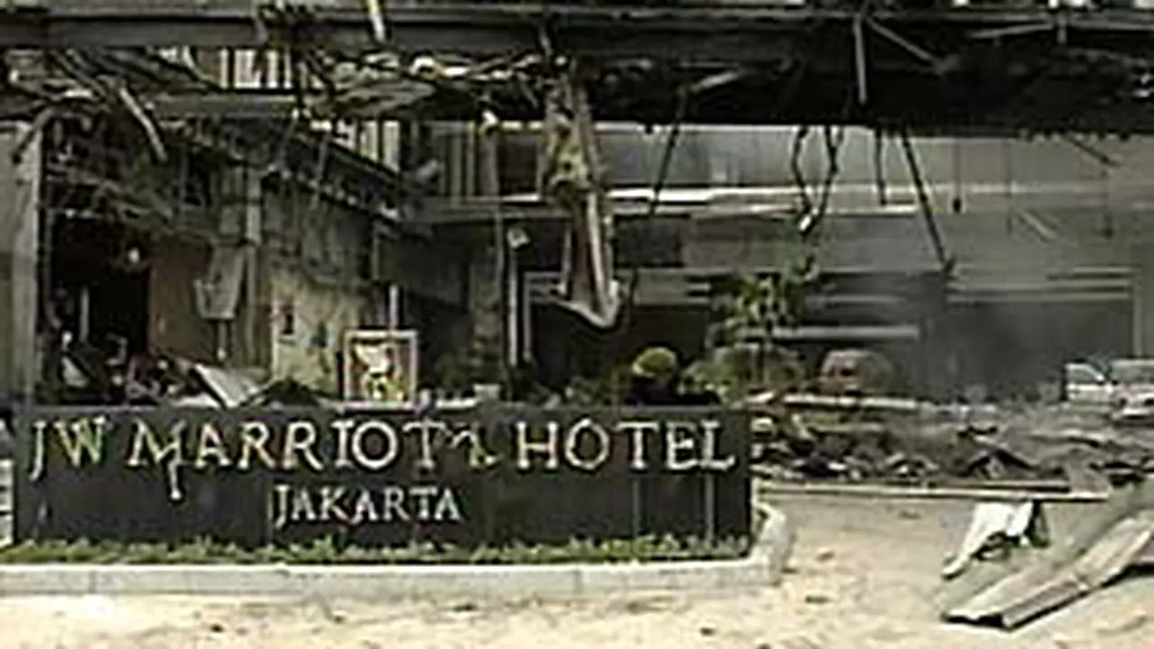050803cBomMotif2.jpg