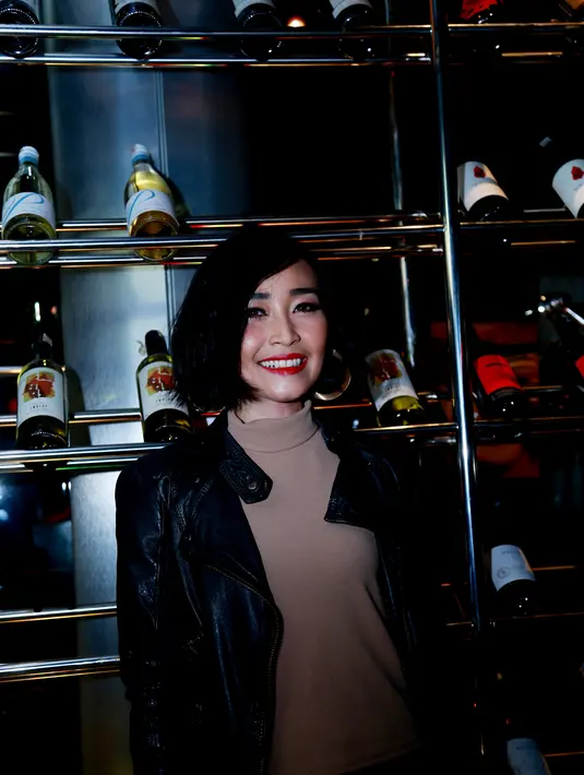 "Ini akan terus diterapkan setiap perform, photoshoot atau acara di TV dan sehari-hari," papar Rini Wulandari saat ditemui di kawasan Senopati, Jakarta Selatan, Selasa 9 Juni 2015. (Wimbarsana K/Bintang.com