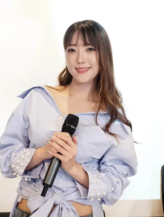 Danbi pun mengakui bahwa dirinya menyukai musik dangdut lantaran unik menurutnya, di single barunya itu Danbi pun akan menggabungkan musik dangdut sambil menari K-Pop. (Deki Prayoga/Bintang.com)