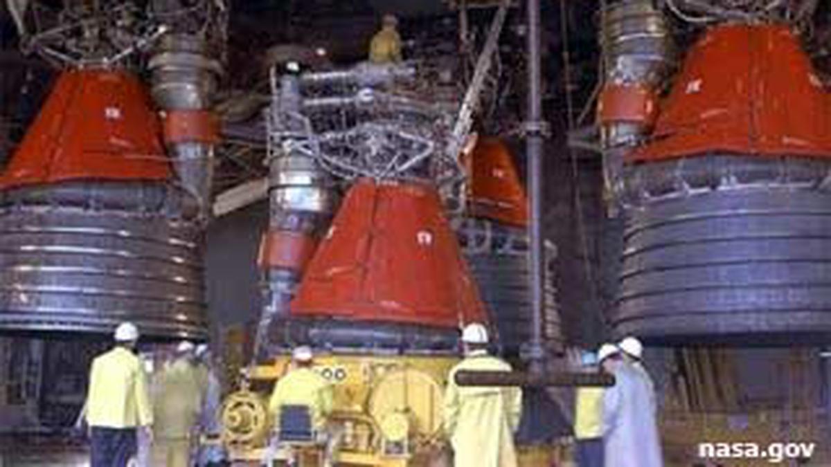 Mesin Apollo 11 Ditemukan Bos Amazon