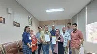 Tim Fapet Unsoed, yang dipimpin Dekan Dr. Triana Setyawardani melakukan lawatan ke PT ASR Prima Sejahtera. Hasilnya, ada tantangan herbal untuk industri perunggasan. (FOTO / ISt)