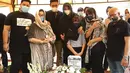 Suasana Pemakaman Ayah Ivan Gunawan (Bambang E Ros/Fimela.com)