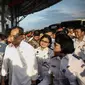 Menteri Perhubungan Budi Karya meninjau penumpang  terminal terpadu Pulogebang, Jakarta, Rabu (28/12). Perbaikan fasilitas di Terminal Pulogebang, Jakarta Timur hingga kini sudah mencapai 90 persen. (Liputan6.com/Faizal Fanani)