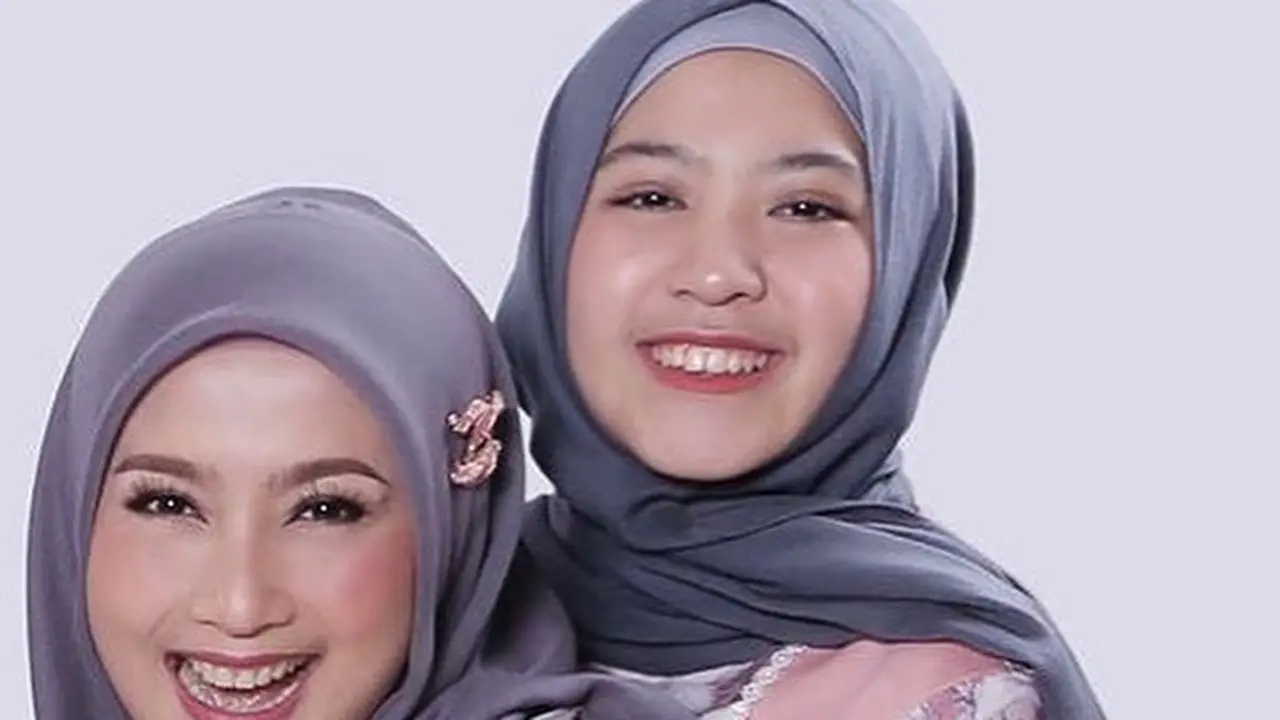 Potret Kompak Desy Ratnasari dan Nasywa Nathania (sumber: instagram/@desyratnasarifans)