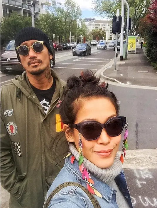 Dari pengakuannya ke polisi, keduanya menggunakan durmolid karena kesulitan tidur. Durmolid merupakan obat keras yahng bersifat menenangkan. Keduanya mengaku tidak tahu bahwa Dumolid termasuk psikotropika. (Instagram/mieke_amalia)