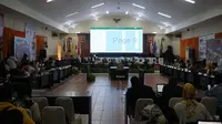 KPU Jawa Barat menggelar Rapat Pleno Terbuka Rekapitulasi Perolehan Suara Pemilu 2019, Pilpres, DPD, DPR RI dan DPRD Provinsi, Rabu (8/5/2019). (Huyogo Simbolon)