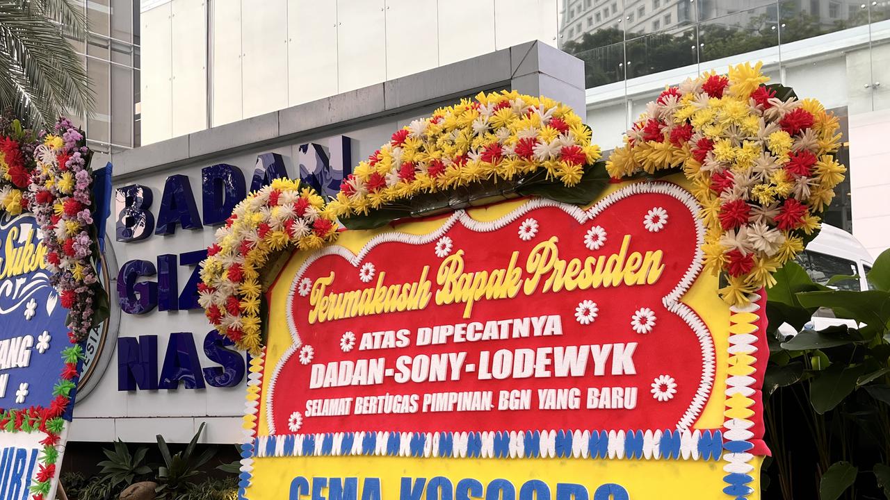 Karangan Bunga Hiasi Kantor BGN Usai Dadan Hindayana Dicopot, Gema Kosgoro: Terima Kasih Bapak Presiden