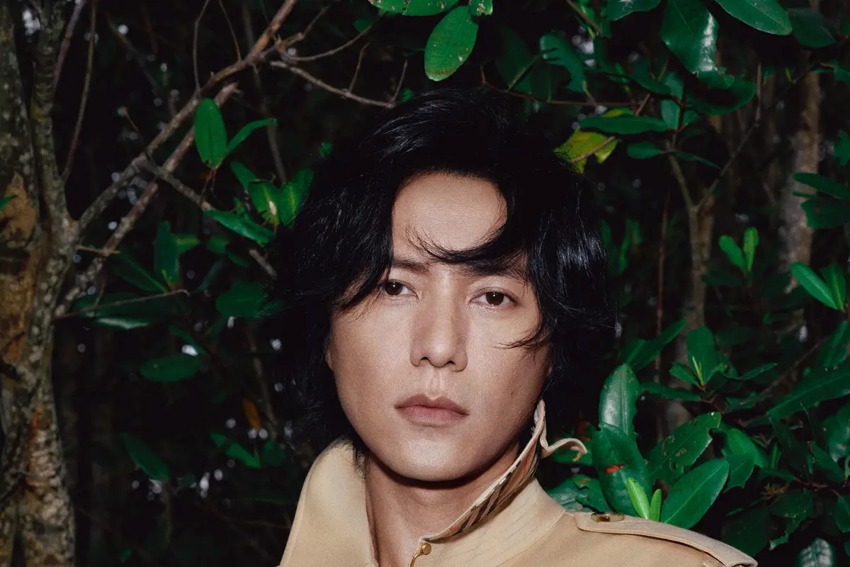 Aktor China Chen Kun Jadi Brand Ambassador Terbaru Burberry, Bawa Misi Konservasi Alam di Hutan Mangrove China