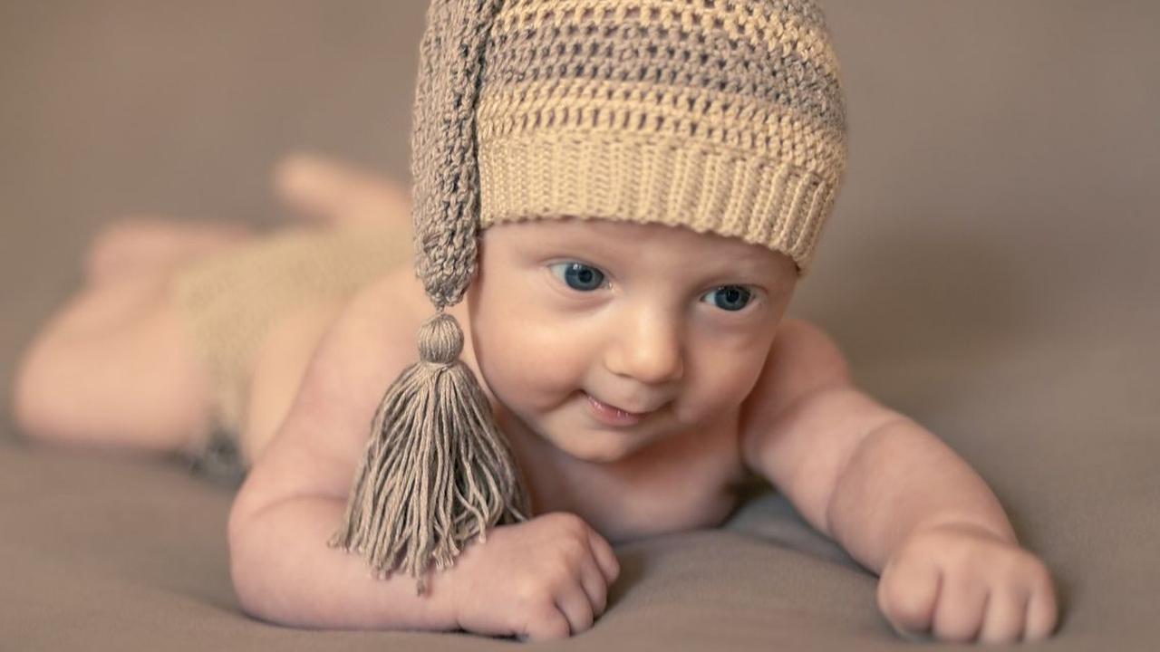 2. Bayi baru lahir hanya boleh dimandikan pagi hari