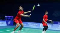 Ganda putra Indonesia, Fajar Alfian/Muhammad Rian Ardianto, kalah pada perempat final Asian Games 2022 di Binjiang Gymnasium, Hangzhou, China, pada Kamis (5/10/2023) pagi. (Bola.com/PBSI)